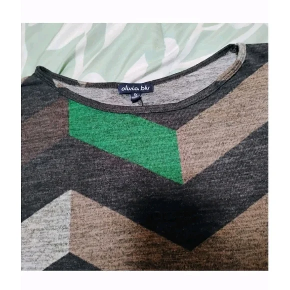 Chevron Patterned Women's Blouse - Black, Gray, Green - Picture 4 of 11